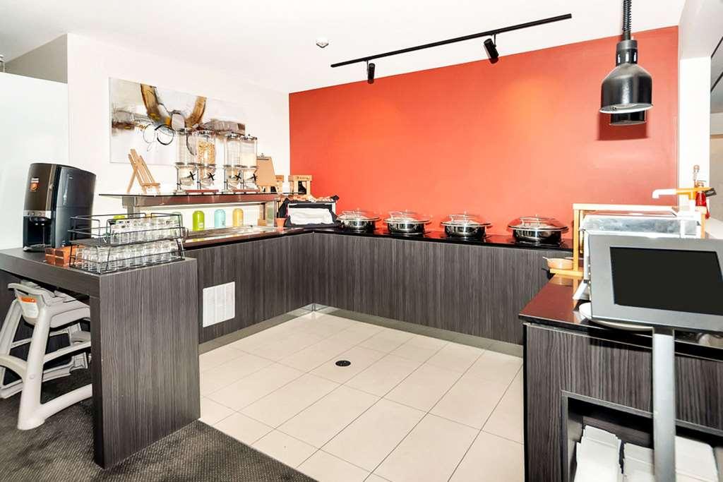 Clarion Hotel Townsville Restaurant photo